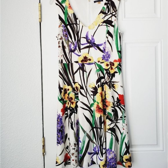 BEAUTIFUL FLORAL SLEEVELESS TOMMY HILFIGER DRESS SIZE 6 - Picture 9 of 16